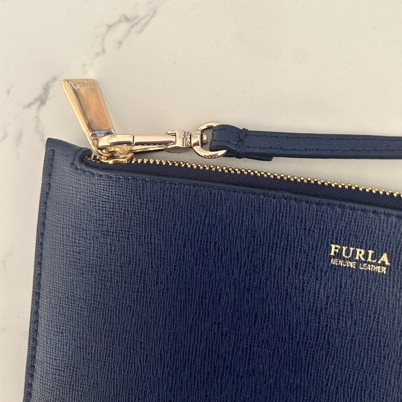 Furla Navy Leather Wristlet with Gold Hardware- LIKE NEW - Picture 3 of 6